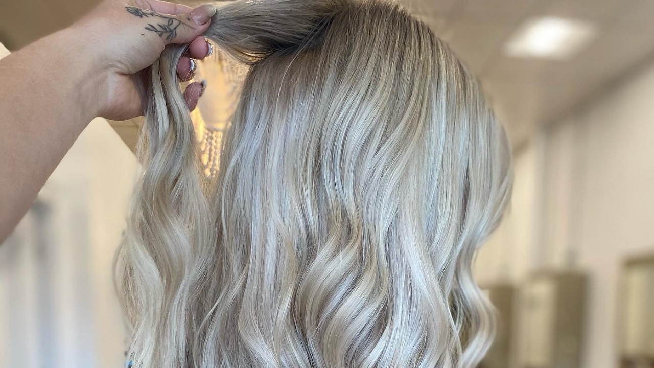 How to Pick Hair Extensions for Effortless Vacation Glam